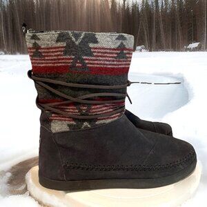 Toms Nepal Pull On Boots Women's Size 9 Gray Suede Aztec Lined Moccasin Cozy